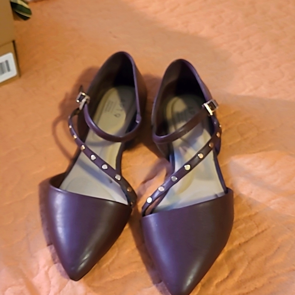 Apt. 9 flats, size 6.5